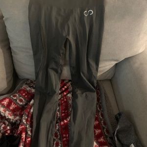 Curves n Combatboots workout leggings